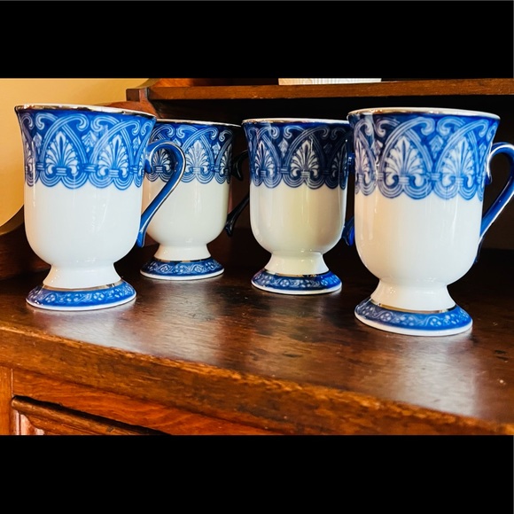 Bombay Other - Beautiful Vintage Bombay Mugs